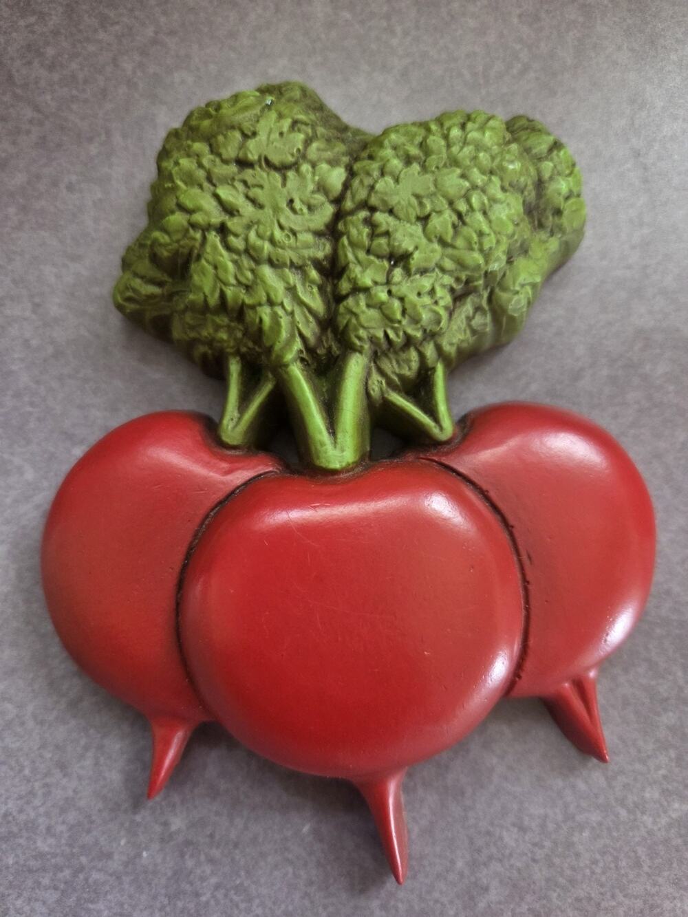 Vintage Homco Wall Decor Plaque Plastic Vegetables Radishes